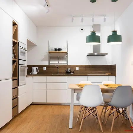 Nearto Old Town Vermelo Parking & Ac Cracovia